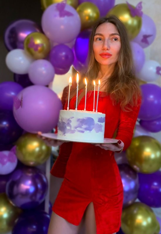 Lina  • 39 • Ukraine