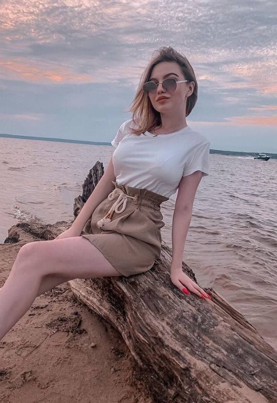 Alena • 24 • Germany
