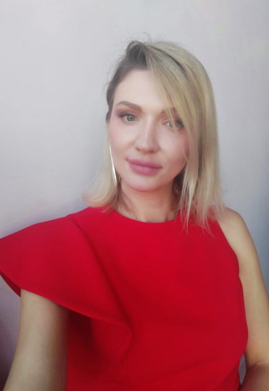 Anastasia • 45 • France