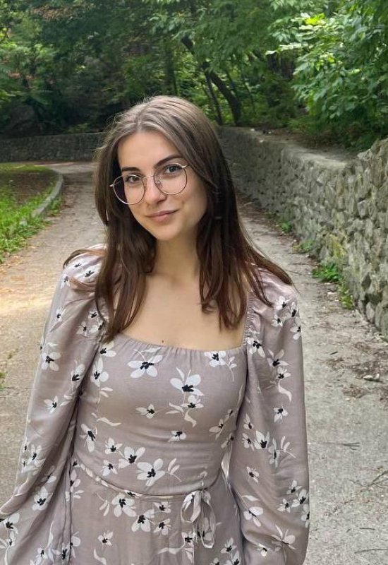 Daria • 27 • Ukraine