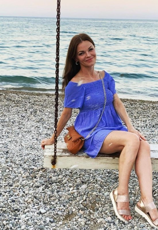 Elena • 46 • Ukraine