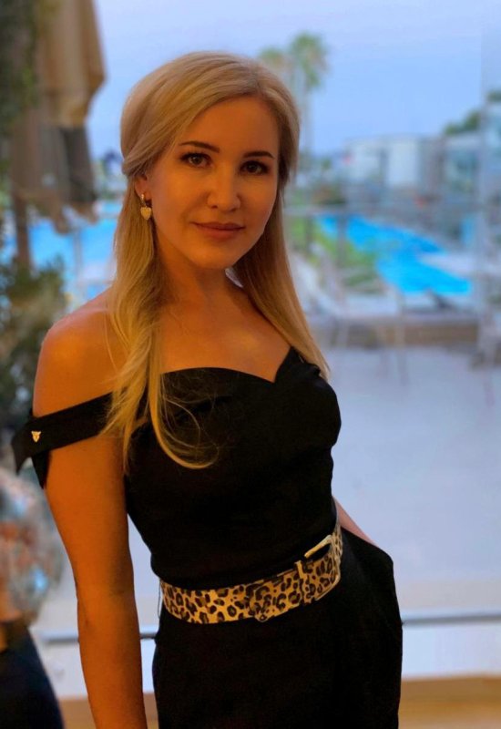 Larissa • 46 • Russia