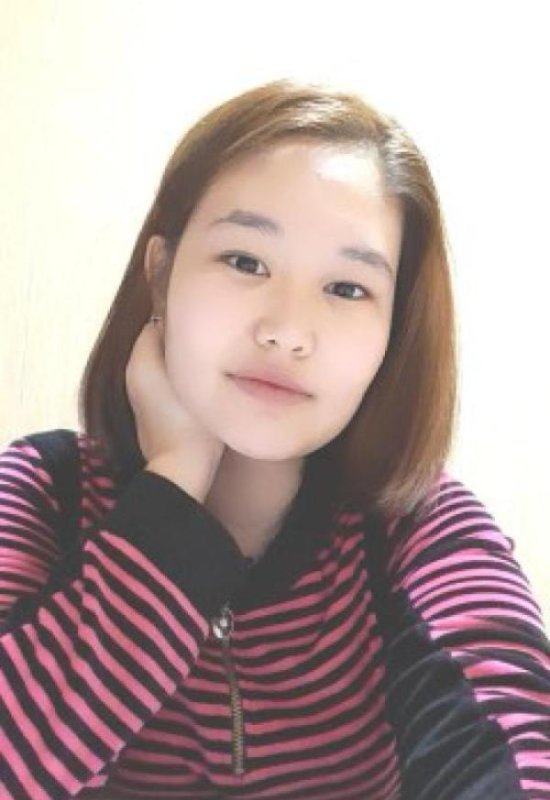Dinara • 22 • Kazakhstan