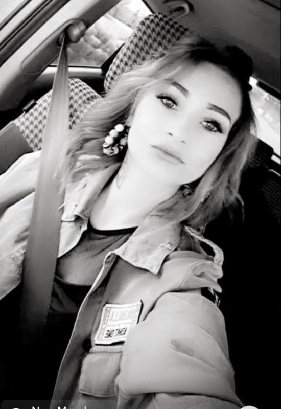 Megan • 36 • France