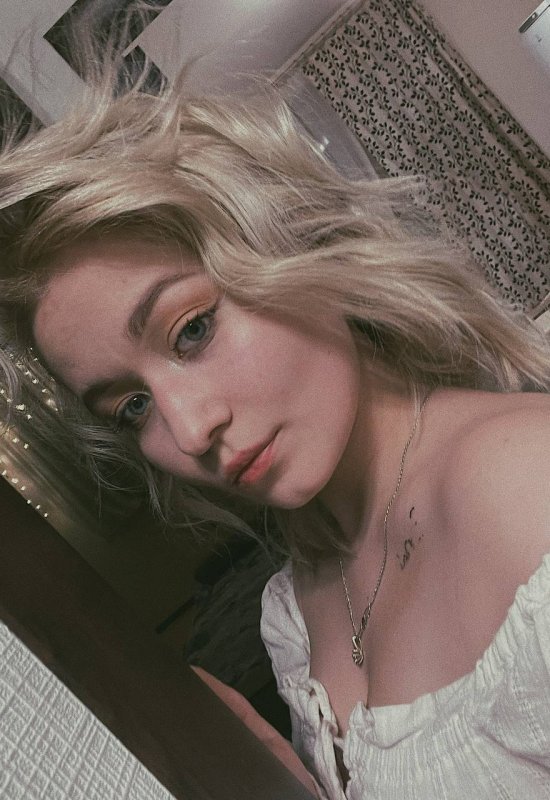 Milana • 23 • United Kingdom