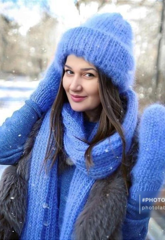Elena • 48 • France