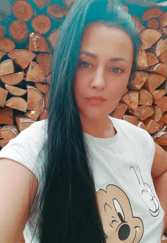 Yulia • 42 • Biélorussie