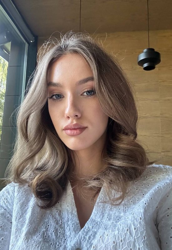 Alina • 24 • Ukraine 🇺🇦