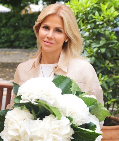 Viktoria, 47