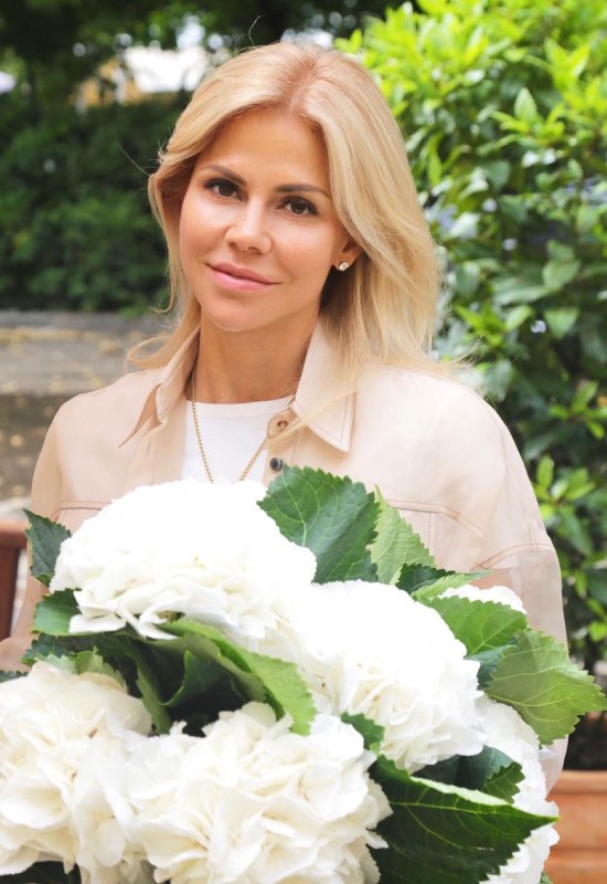 Viktoria • 47 • Ukraine
