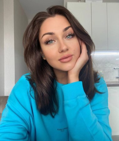 Anastasia, 34