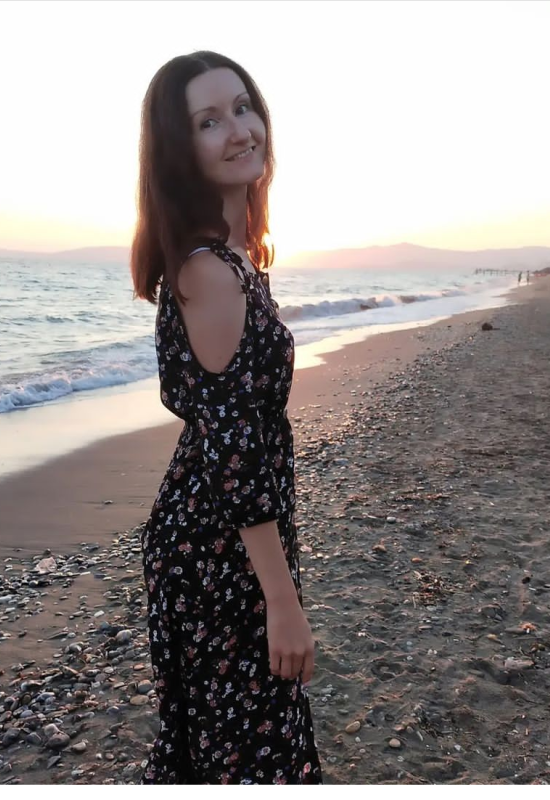 Olga • 41 • Belarus