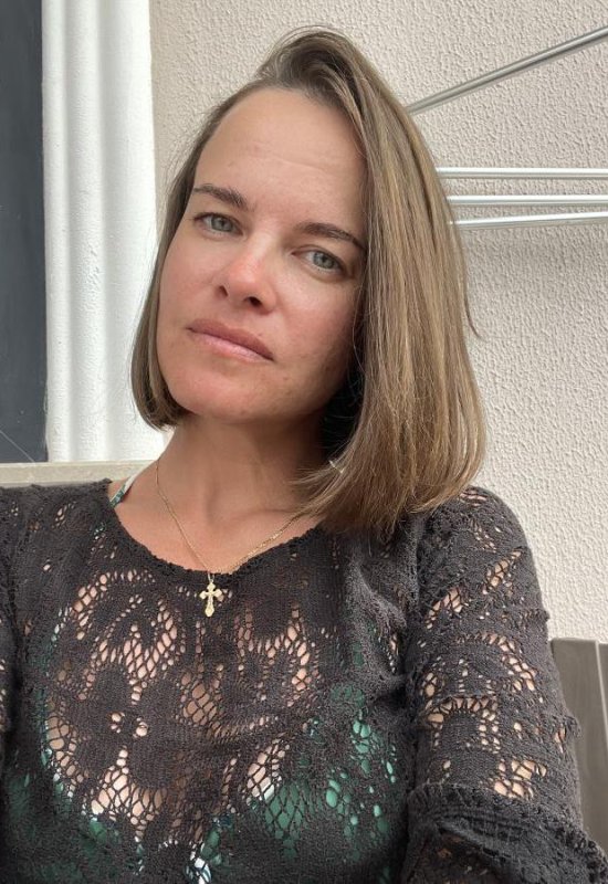 Anna • 41 • Russia
