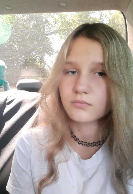 Anna • 20 • Russie