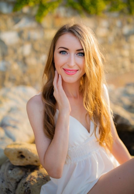 Ekaterina • 40 • Bulgaria