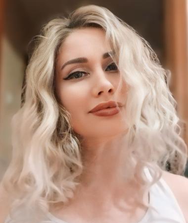 Natalia, 45