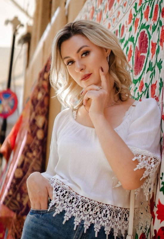 Anastasia • 32 • Spain