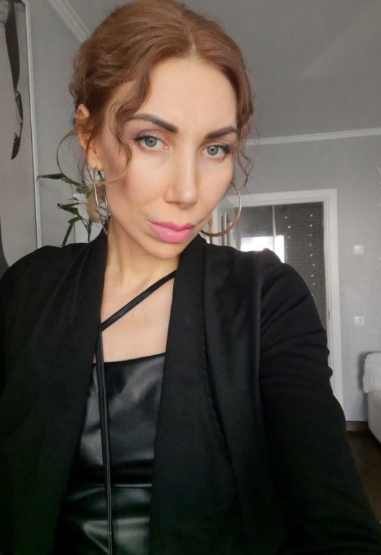 Arina • 45 • Belarus