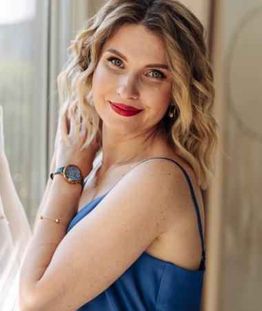 Elena, 48