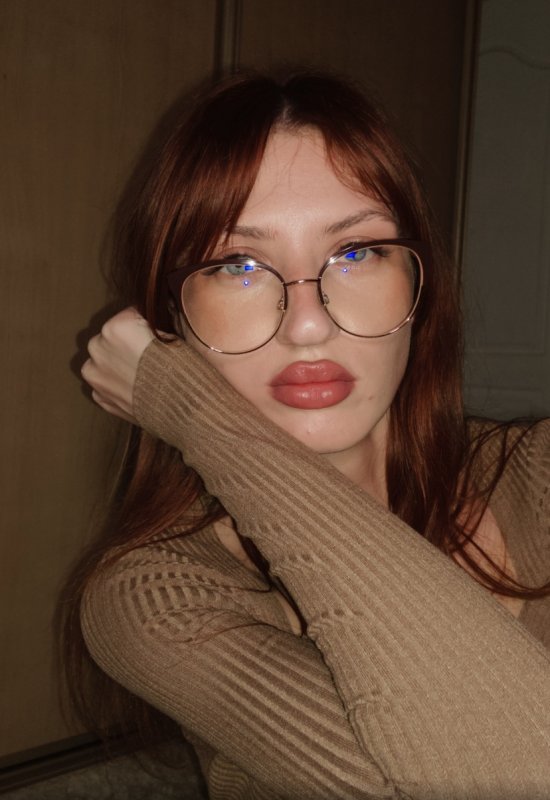 Ilona • 26 • France