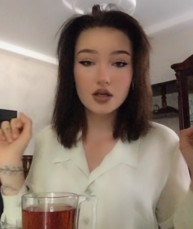 Meg, 25