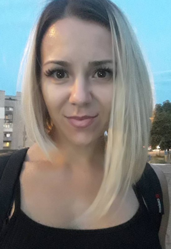 Elena • 39 • Ukraine 🇺🇦