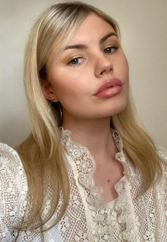 Irina • 40 • Russie