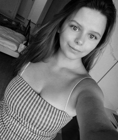Anna, 26