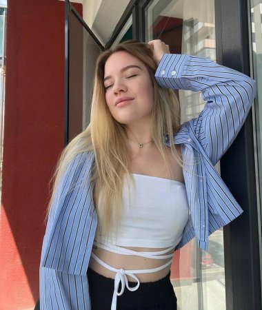 Maryna, 27