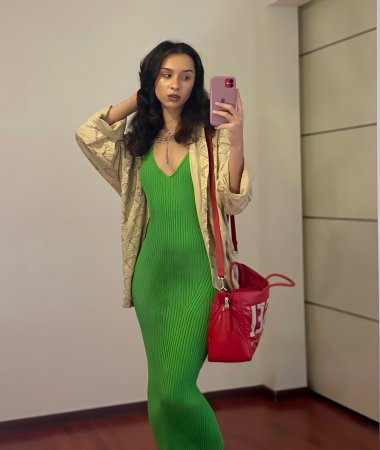 Maria, 26