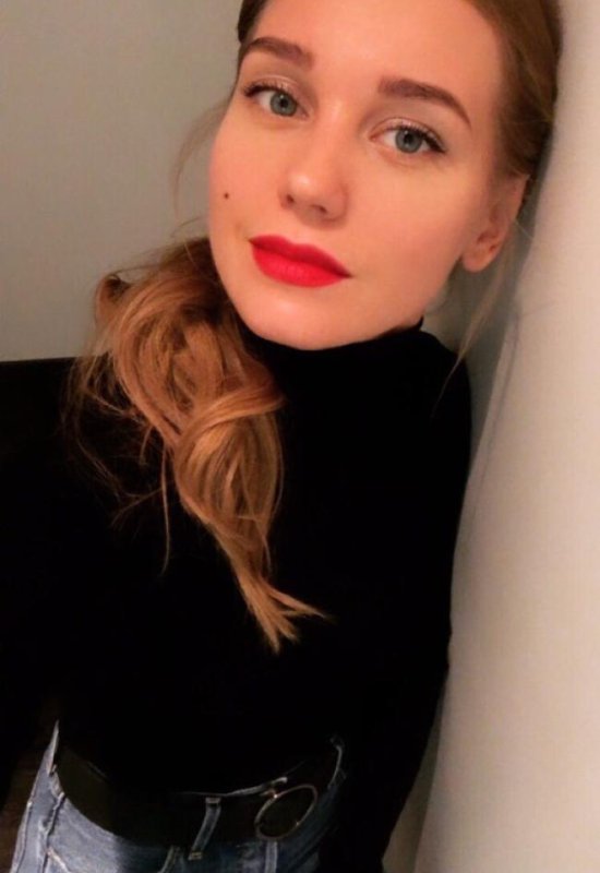 Olya • 35 • Belgium