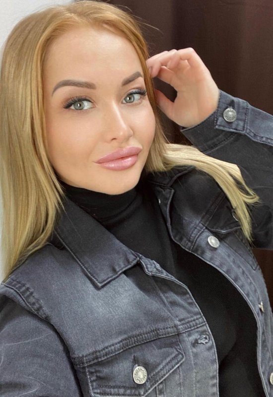 Natalia • 39 • Ukraine 🇺🇦
