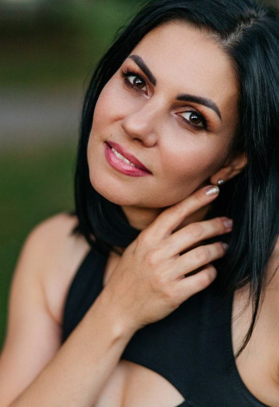 Helen • 42 • Ukraine