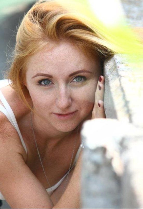 Yulia • 38 • France