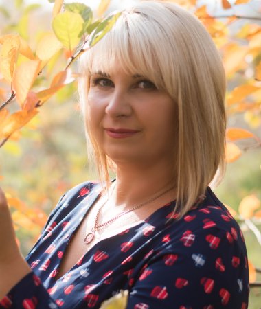 Elena, 50