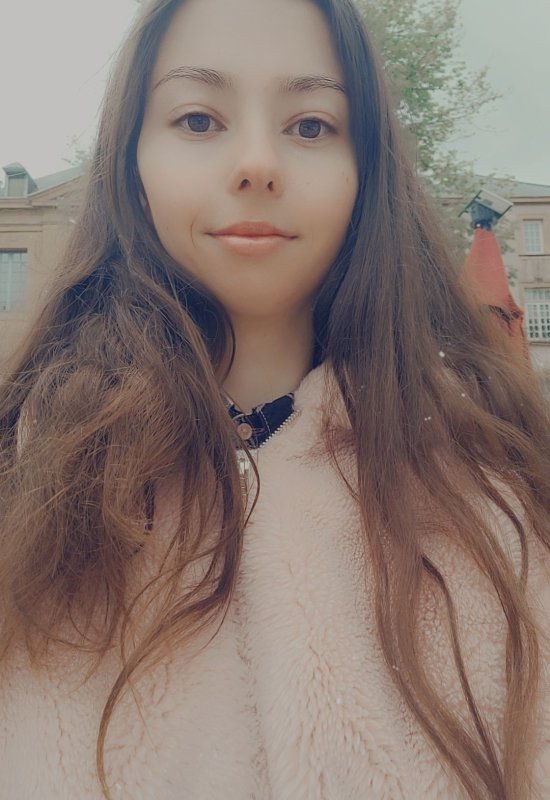 Anastasia • 29 • France