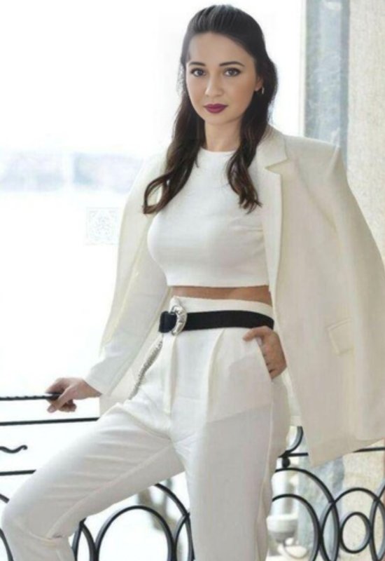 Olga • 35 • Russie