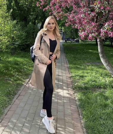 Yuliia, 38