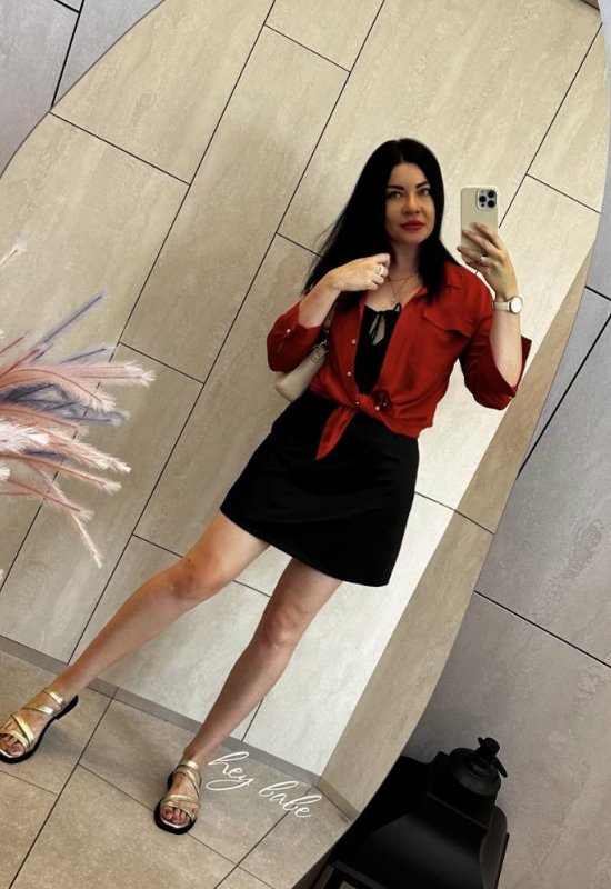 Alina • 37 • Ukraine