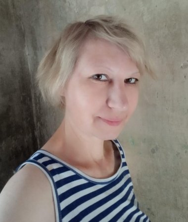 Eva, 48