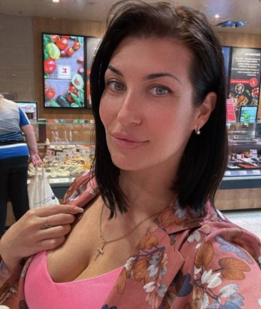 Julia, 42