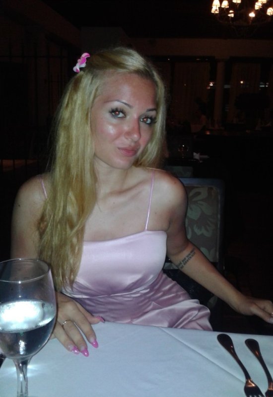 Elena • 39 • Ukraine 🇺🇦
