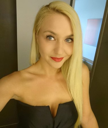 Larina, 37