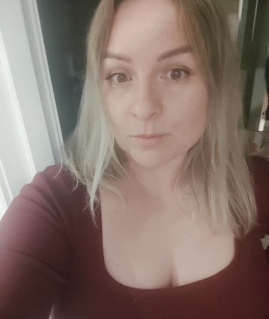 Julia, 38