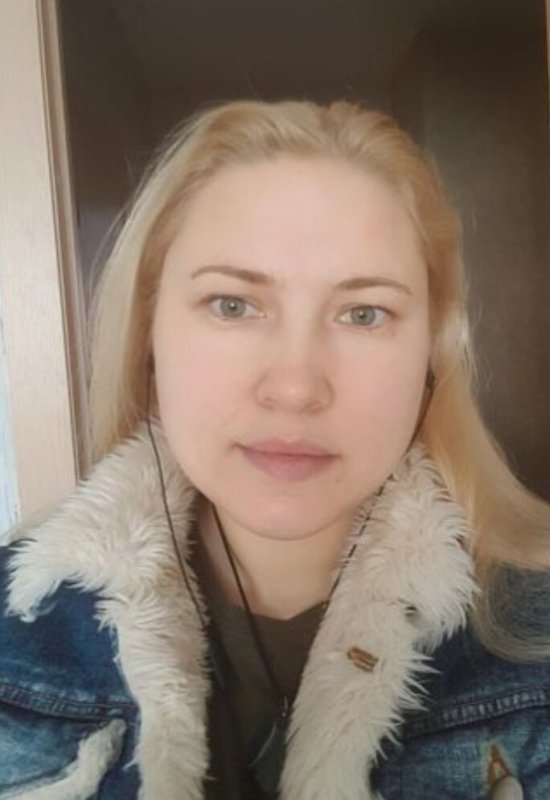 Olga • 40 • Russia