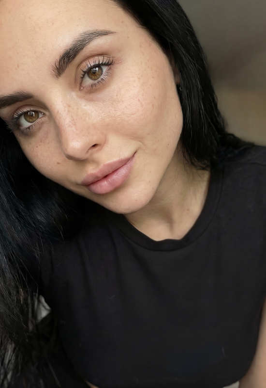 Katerina • 33 • Ukraine 🇺🇦