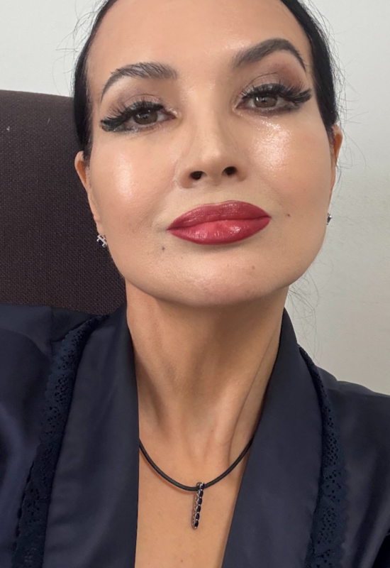 Elena  • 50 • Russia