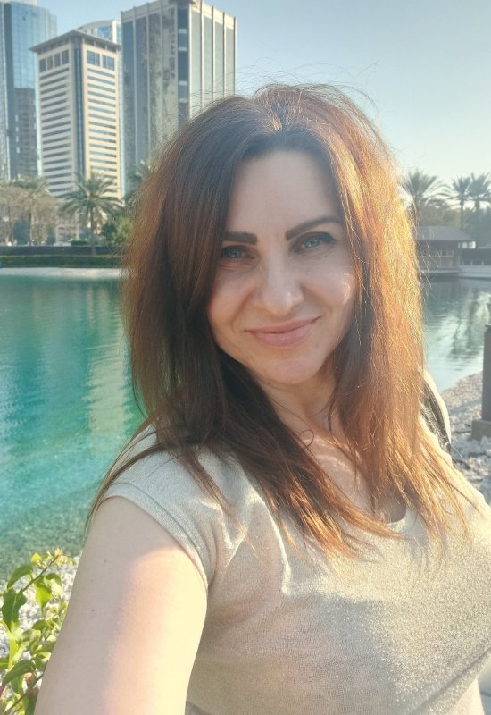Elena • 46 • Russie