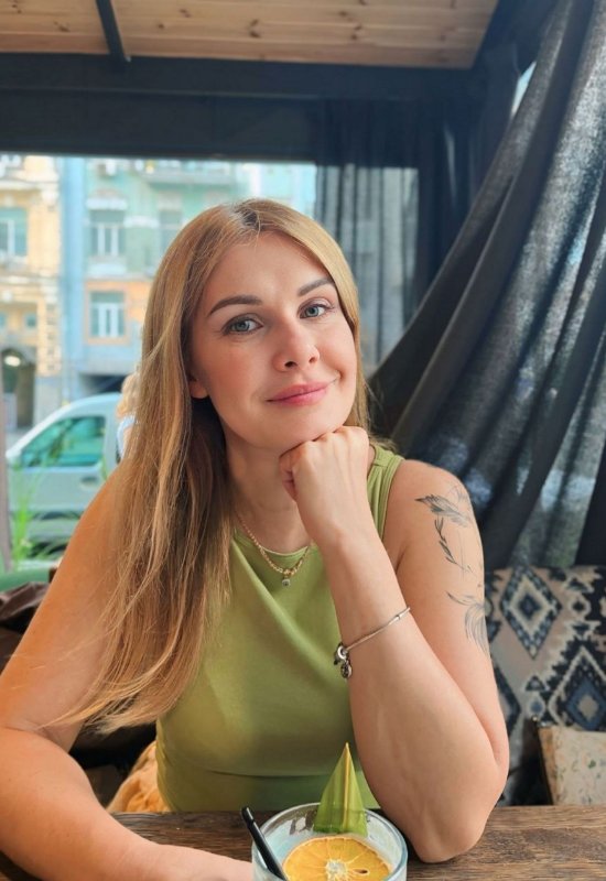 Alina • 50 • Belgium