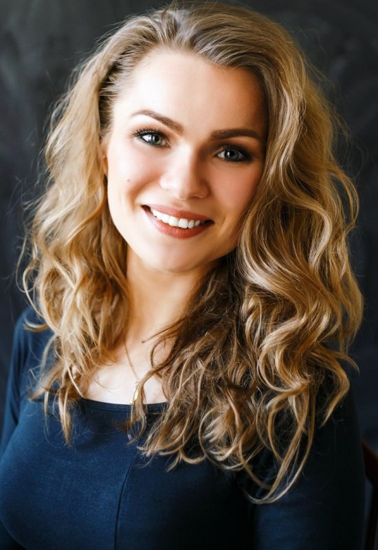 Yulia • 37 • Ukraine